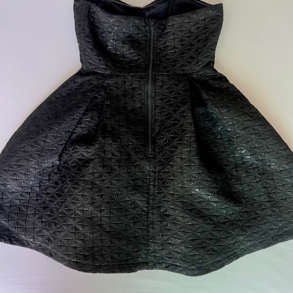 Strapless Black dress - Picture 2 of 3